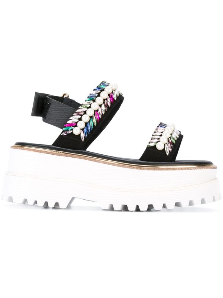 uecomma Bonnie Verzierte Flatform-Sandal sneakers (zwart)